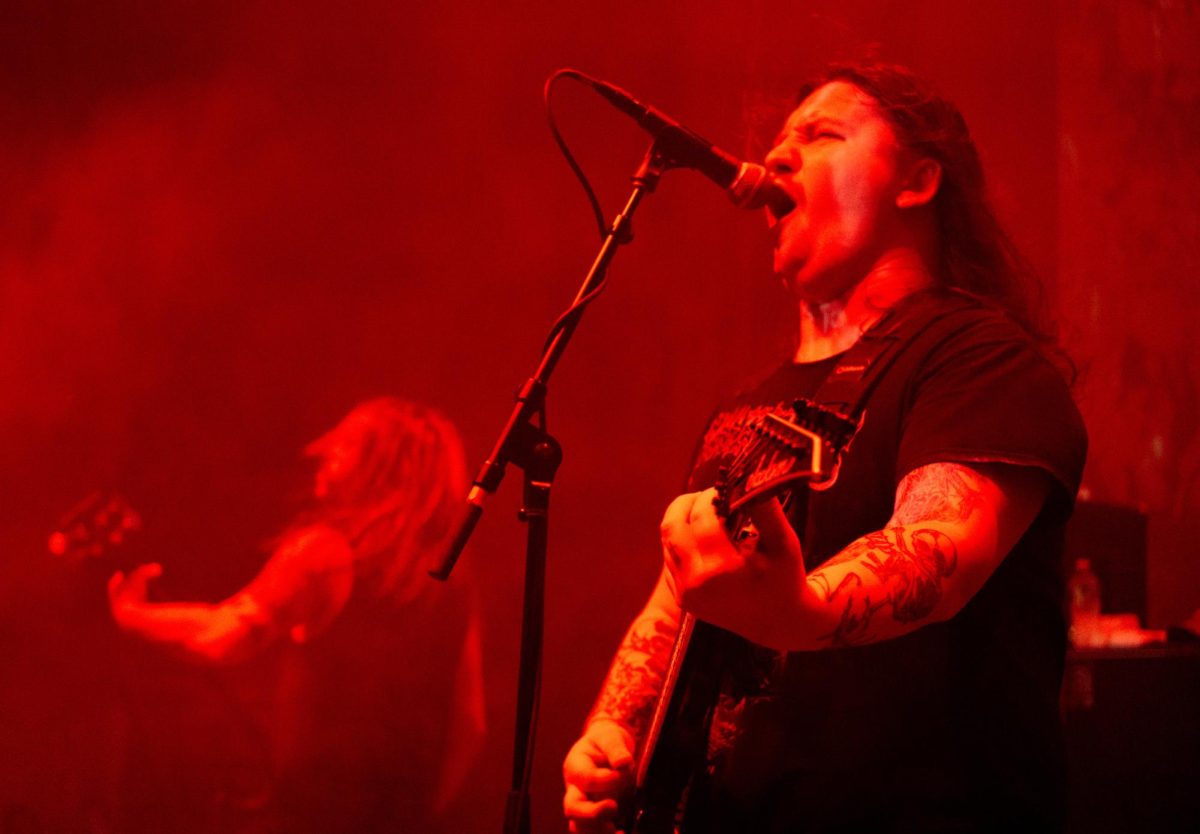 Bassist Todd Thompson (left) and frontman Steve Buhl (right) of 200 Stab Wounds perform live at Red Flag, St. Louis, MO, Nov. 01, 2025.

