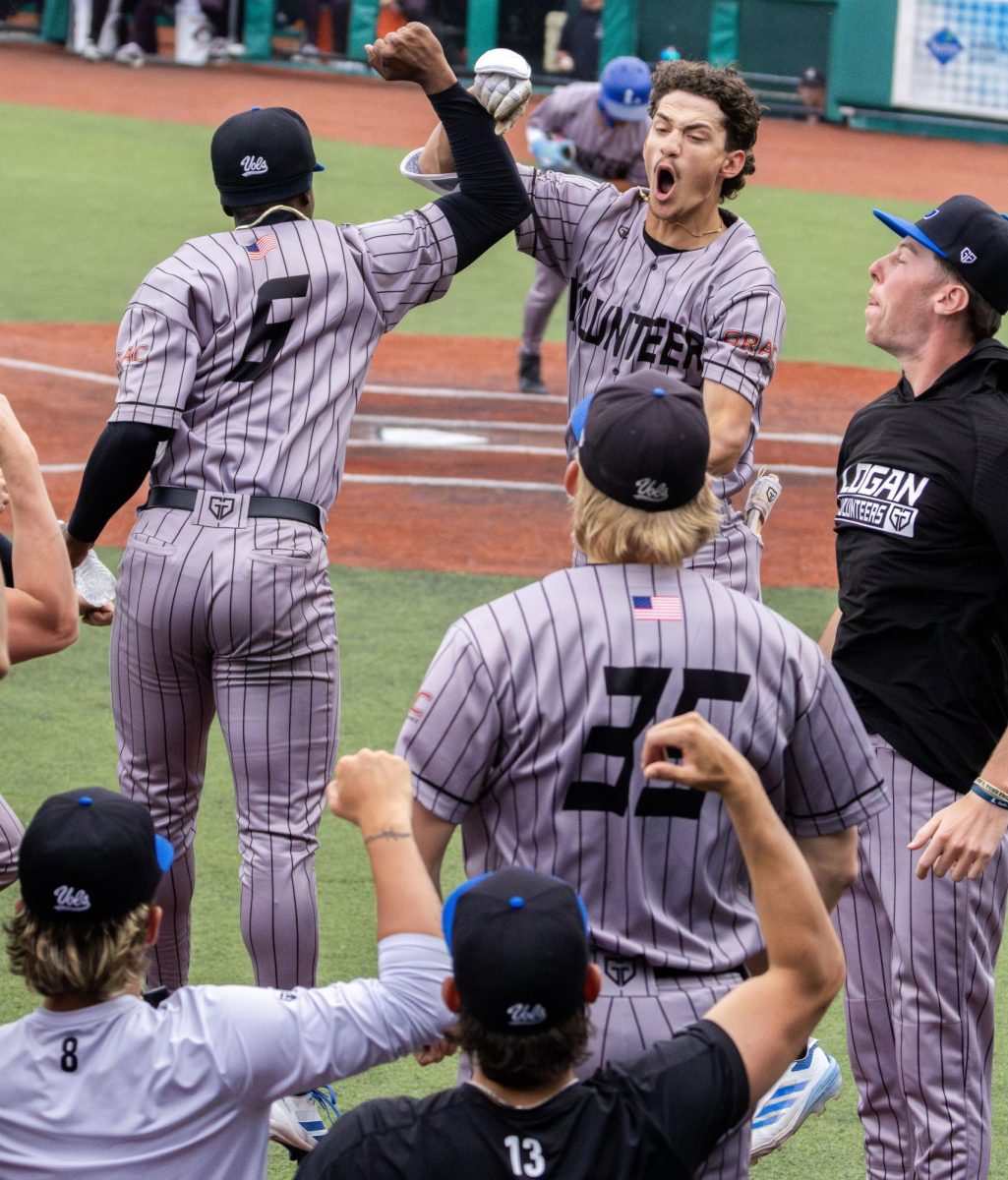 041126_VOL_BASEBALL1_RM